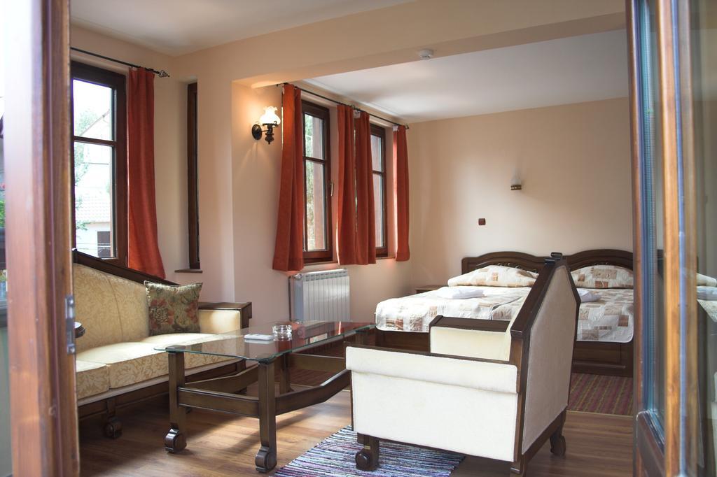 Hotel Old Times Ασένοβγκραντ Δωμάτιο φωτογραφία